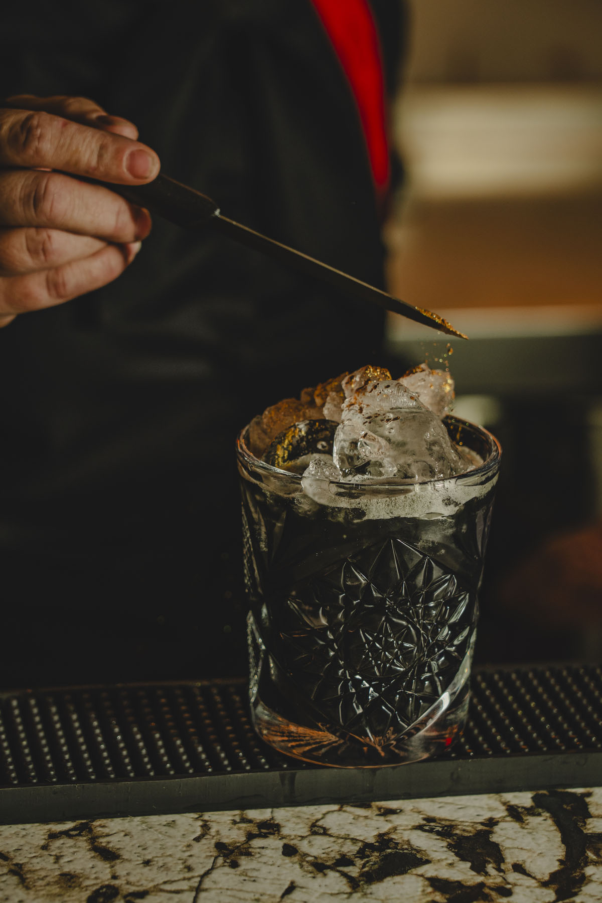 Coctel creativo en cocktail bar elegante de Loa Santa Catalina. Foto Grimalt de Blanch 4